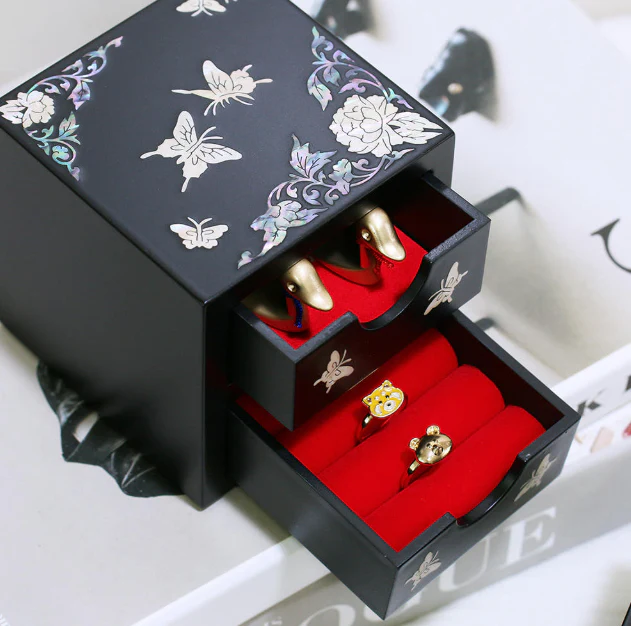 KOREAN MOTHER OF PEARL MINI JEWERLY BOX