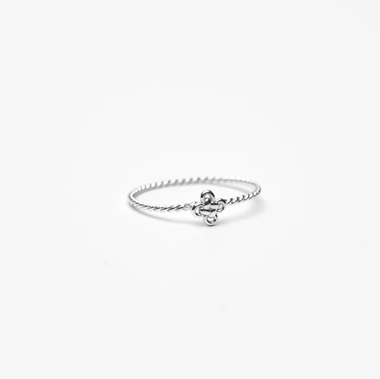 MINI SAENGJJOK KNOT THREAD RING