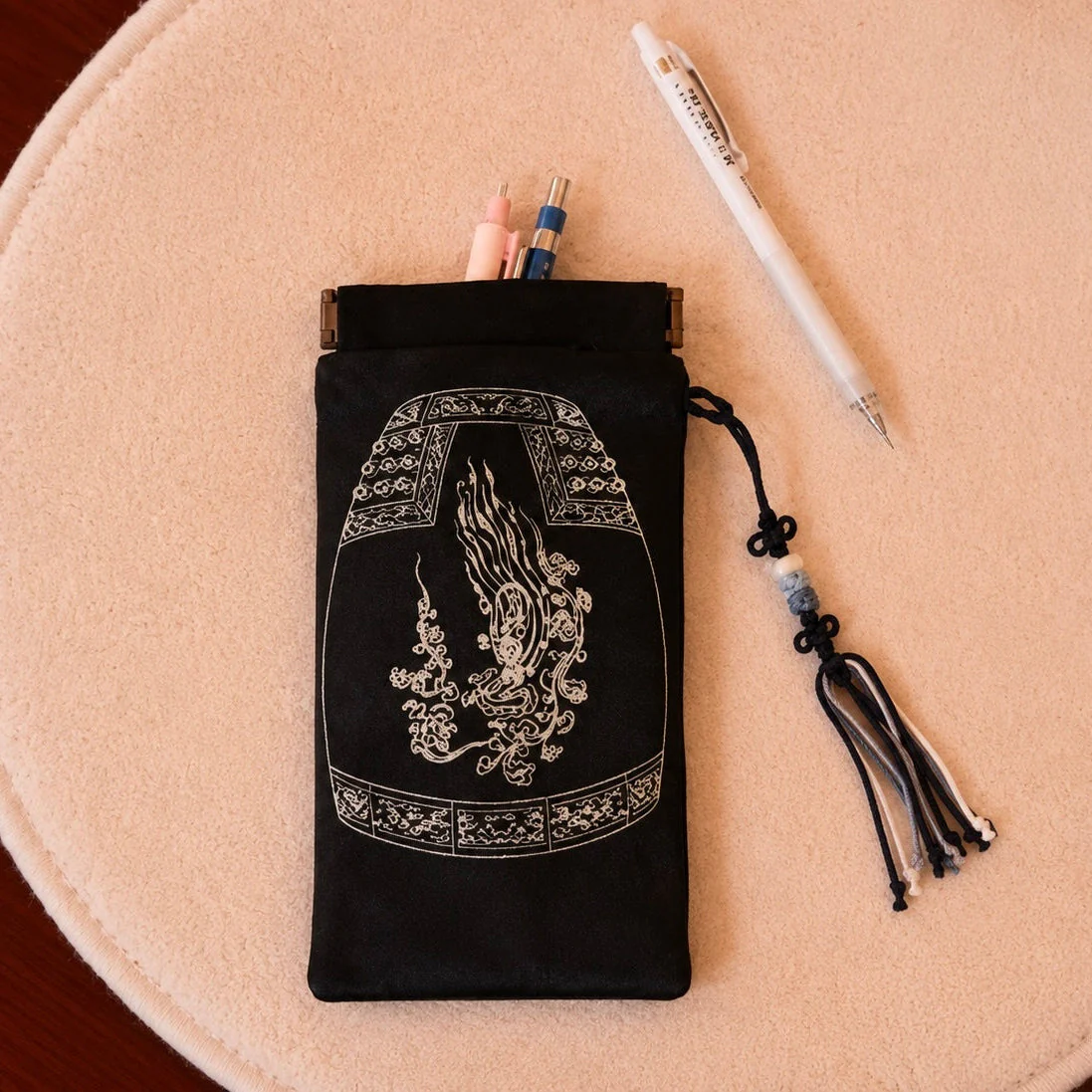 SEONGDEOK BELL CELESTIAL MAIDEN GLASSES & PEN CASE